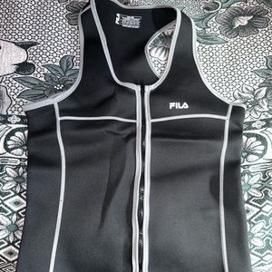 WOMANS LARGE ZIP UP FILA SWEAT VEST